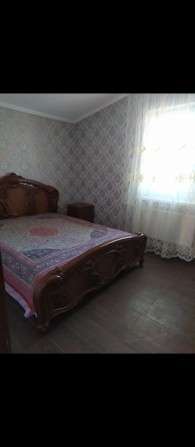 Здам кімнату в частому будинку на Старому  місті. Є всі техніка та меб - фото 1