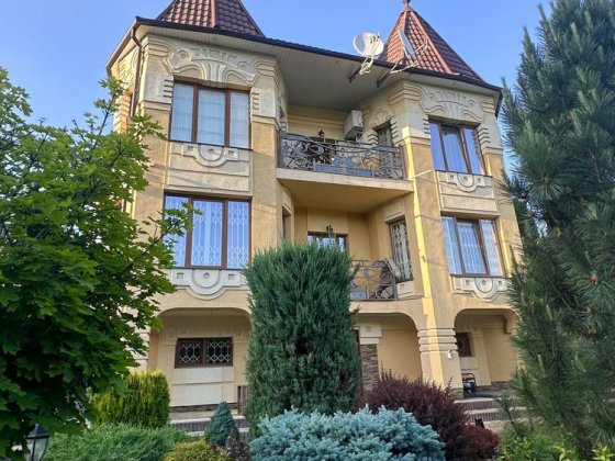 Оренда преміального будинку Черновцы