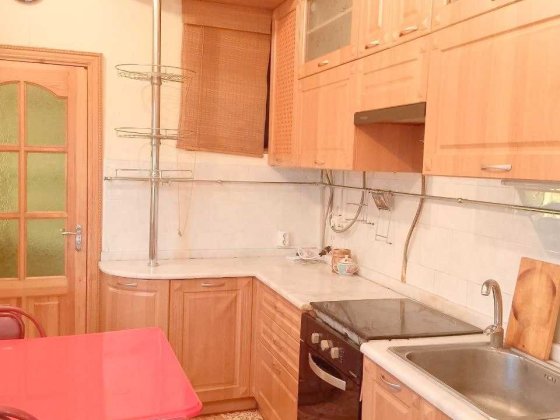 Частина будинку в центрі, меблі і техніка, окремий двір Чернигов