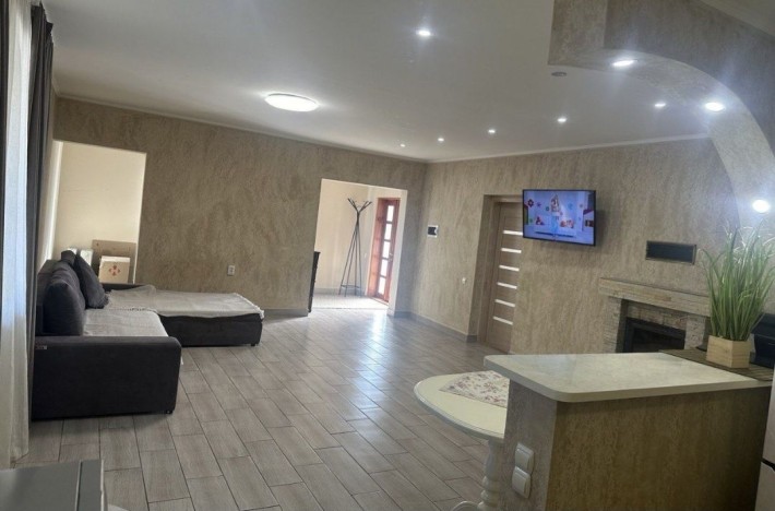 Оренда будинку в тихій локації без тварин - фото 1