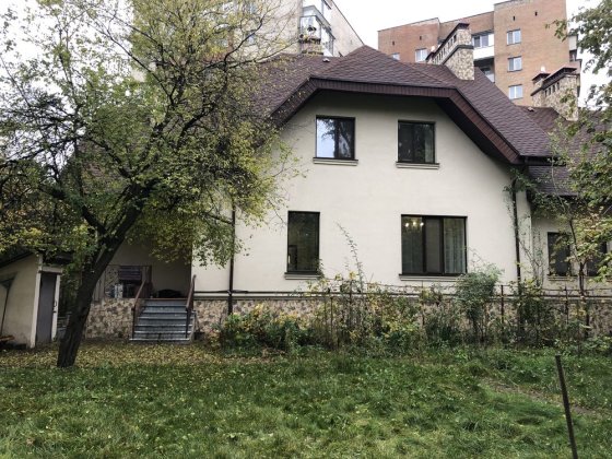 Метро Житомирська , вулиця Верховинна Киев