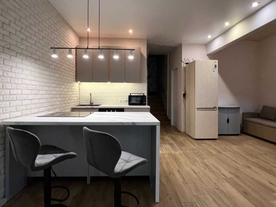 Київ, Райдужний масив. Оренда будинку біля озера. Киев