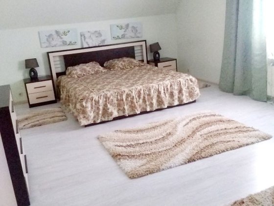 Біля метро 49 Садова, Осокорки будинок Киев