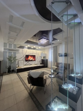 Оренда неймовірного Таунхауза в місті,рн Музичної ф-ки - фото 1