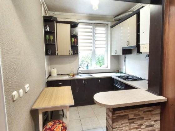 Центр міста. Оренда частина будинку з окремими своїм двором та входом.