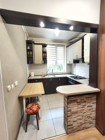 Центр міста. Оренда частина будинку з окремими своїм двором та входом. - фото 1