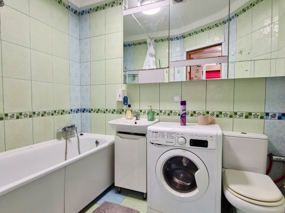 3 Кімнатний.Двоповерховий Будинок В Центрі.