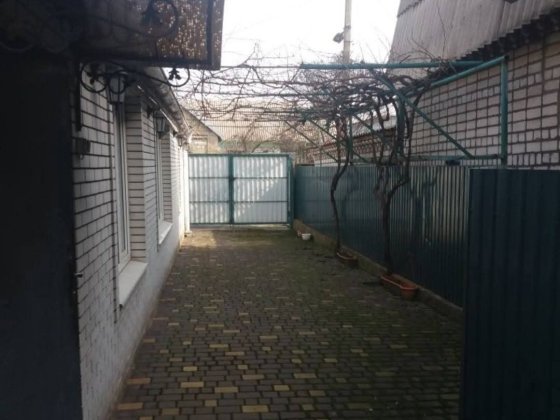 Здається  невеликий будинок Космос