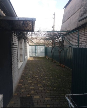 Здається  невеликий будинок Космос - фото 1