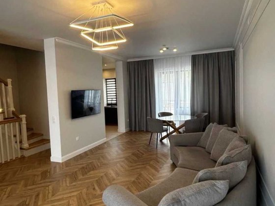 Здам будинок з гаражем Львов