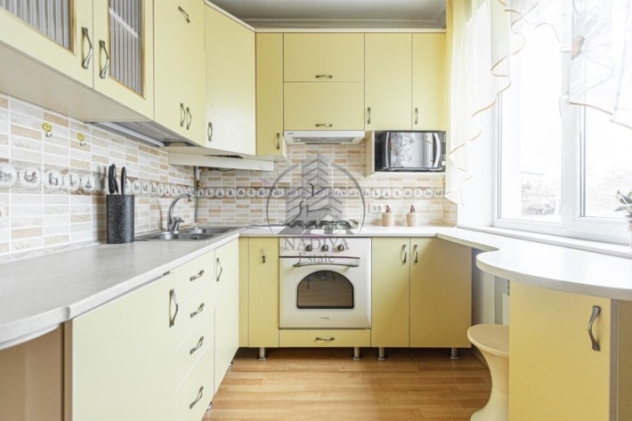 Оренда 3-кімнатного півособняка на вул Папоротна - фото 1