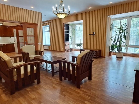 Ексклюзивна оренда Таунхаусу в самому ЦЕНТРІ Дніпра! Дніпро