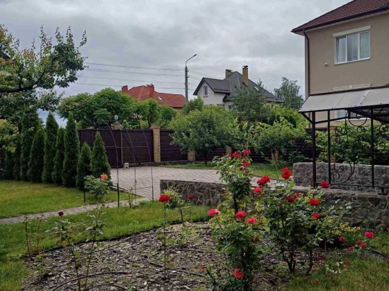 Аренда дома3 этаж 600 м в котеджном  містечко "Богатирське" Київ
