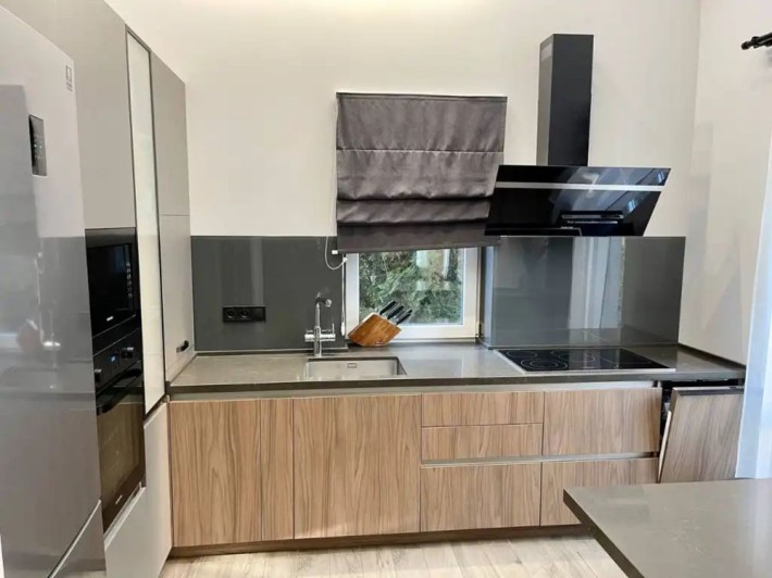 Сдам просторный двухэтажный дом с парковкой Район Гагарина - фото 1