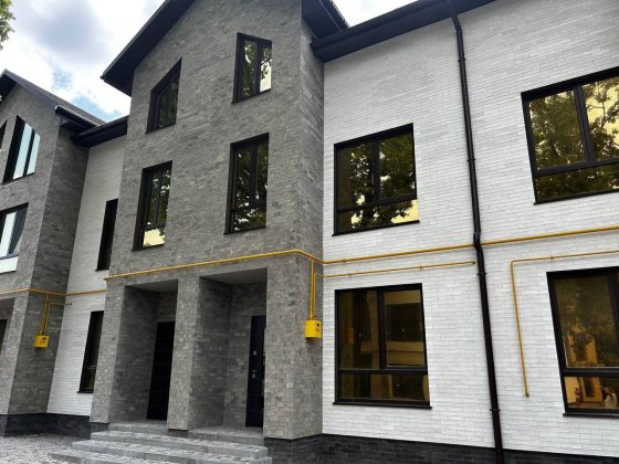 Таунхаус під єОселю, газифікований, поруч ліцей, садок Петропавловская Борщаговка