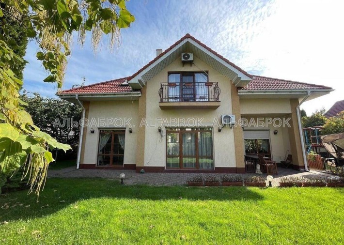 Продаж 2 поверхового будинку з гаражем і ділянкою на 8 соток - фото 1