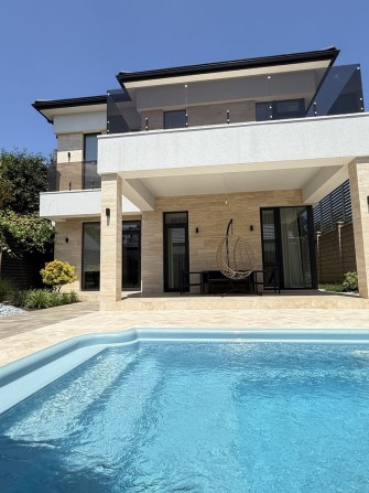 Продам новый стильный дом на фонтане, с бассейном, никто не жил - фото 1