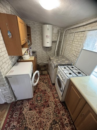 Здаю БУДИНОК+свій двір‼️Сдаю ДОМ‼️ СЕМЬЕ‼️отдельный вход +место 2 авто - фото 1