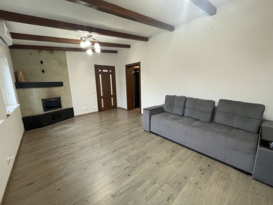 Оренда затишного, економного будинка на Осокорках. Вихід до води. Київ