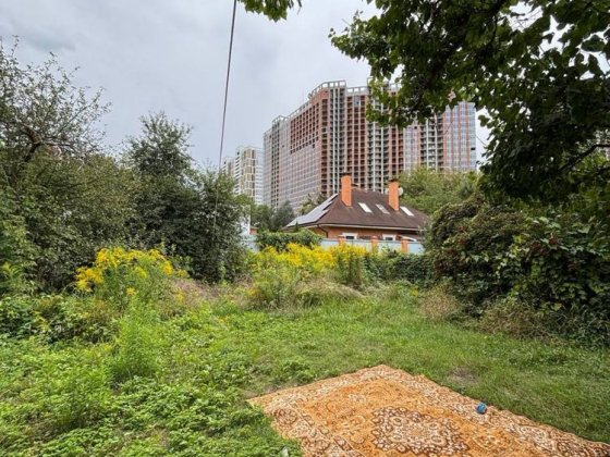 ВЛАДЕЛЕЦ Левобережная Русановские Сады-начало сдам в аренд дом,участок Київ