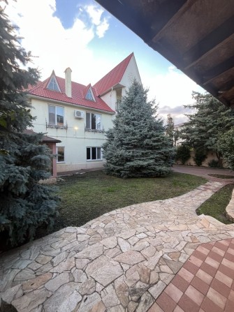 Сдам дом на Фонтане!Коммунальные включены в аренду! - фото 1