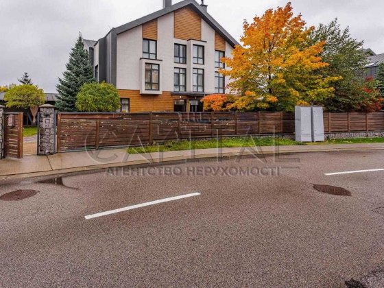 Оренда / Будинок
Київ, Голосіївський район, вул. Лютнева, 58 Київ