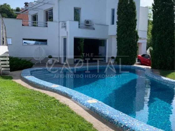 Аренда дома с бассейном Hi-Tech в Голосеевском районе.