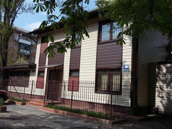 Здам 2 поверховий будинок біля метро "Дорогожичи" Киев