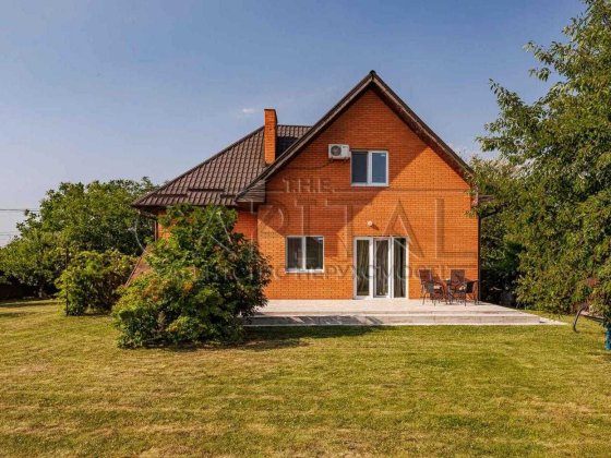 Здається в оренду світлий та просторий будинок в Гатному 12 соток Гатное