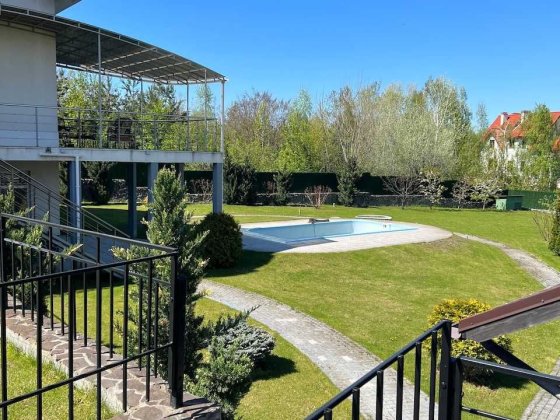 БЕЗ %! Современный дом 400м2 в Лесниках, массив Стежки! Лісники