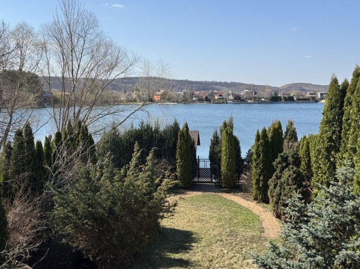 Блакитне озеро 450м2. с. Підгірці. - фото 1