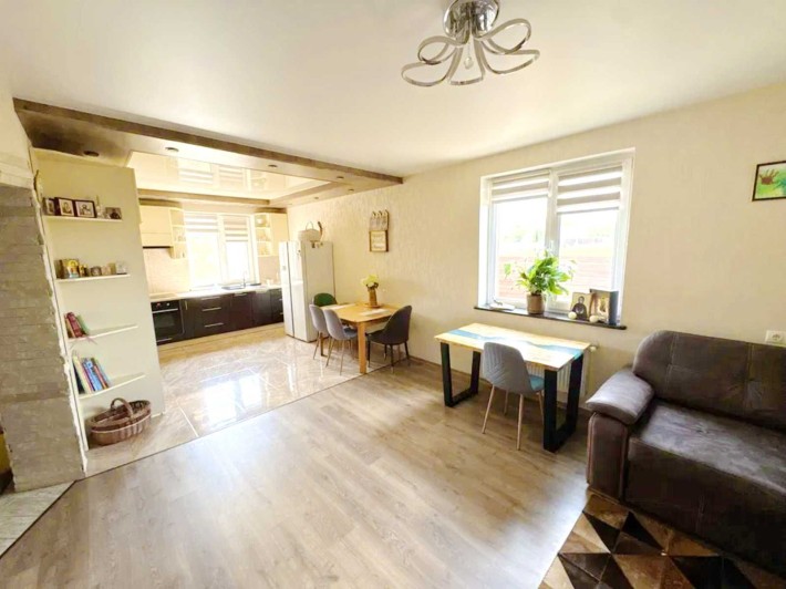 Здам будинок в Макарові.Гараж,тепла,підлога,9 соток - фото 1