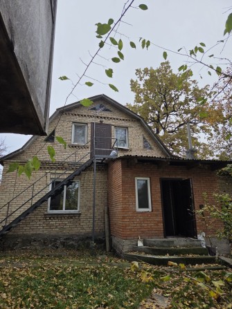 Здам пів будинку окремий вхід  в Клавдієво Тарасово 9500грн + комуналь - фото 1