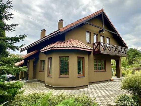 Здається будинок в оренду на тривалий термін Малютянка