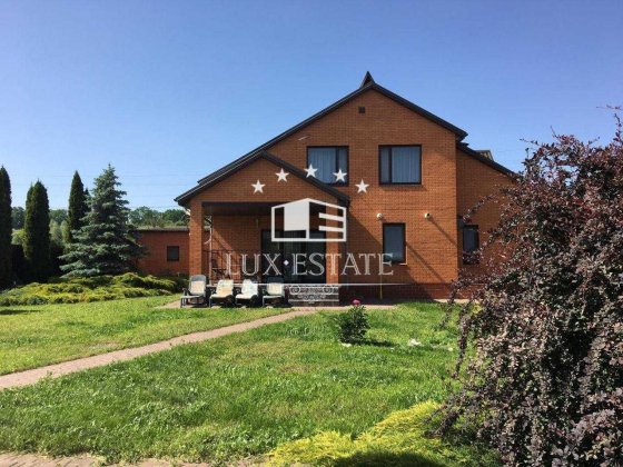 Аренда дома 220м² +дом-баня с зоной отдыха 83м²  и бассейном Романков