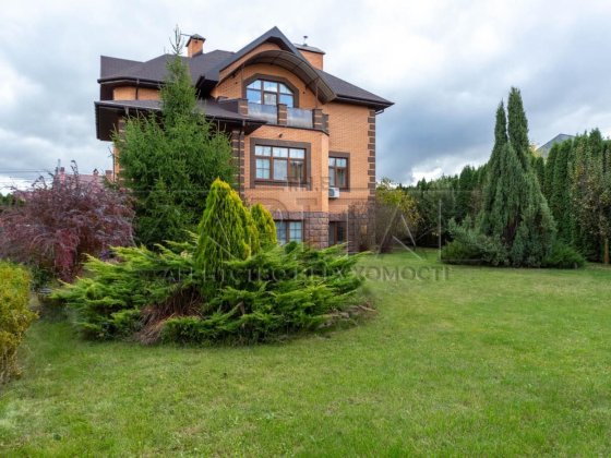 Пропонується в оренду будинок у Романкові, закрита територія, ландшафт Романков