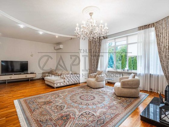 Оренда просторого будинку 520 м² на ділянці 23 сотки в Чайках Чайки