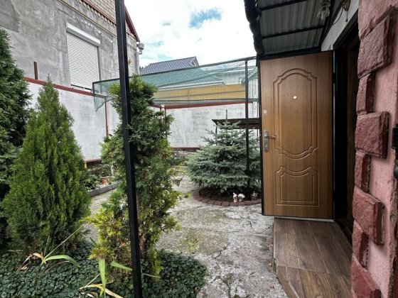 Невеличкий будинок у Великодолинському Великодолинское