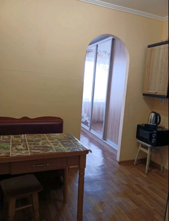 Оренда кімнати з власним балконом  кухнею та пралкою - фото 1