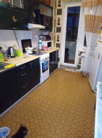 Сдам комнату в 3х комнатной квартире с удобствами для жизни - фото 1