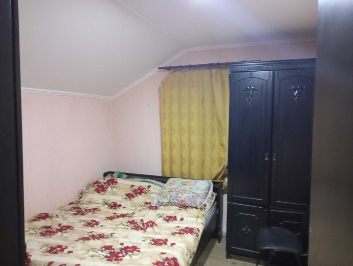 Здам в оренду одну кімнату в двокімнатному будинку - фото 1