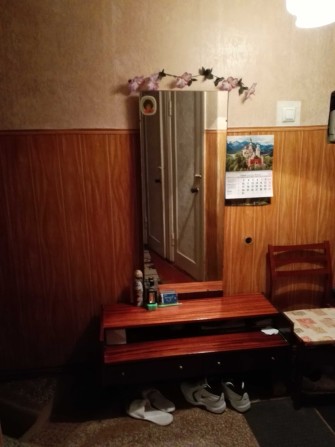 Здам кімнату дівчині . Центр . Без комісійних. - фото 1