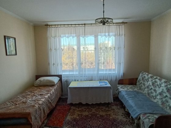 Здам ліжко -місце для проживання дівчини.Відінська. Рівне