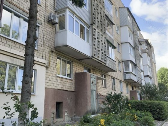 Здам для дівчини окрему кімнату в 4-кімн квартирі на Бульварі Чернівці