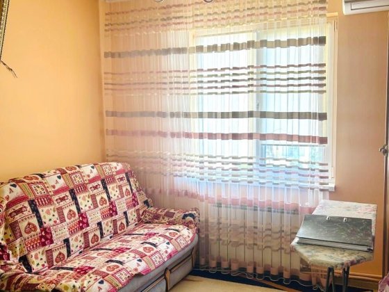 Здається затишна чиста світла кімната Ужгород