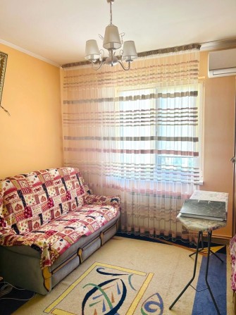 Здається затишна чиста світла кімната - фото 1