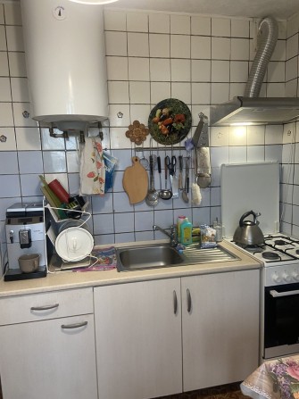 Оренда кімнати біля метро Чернігівська (вул. Кіото, 13). - фото 1