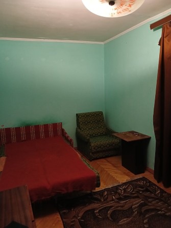 Здам.Кімнату в кв.для хлопця,Космонавтів.Без власників.Вільно. - фото 1