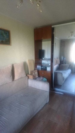 Сдам комнату в трехкомнатной квартире - фото 1