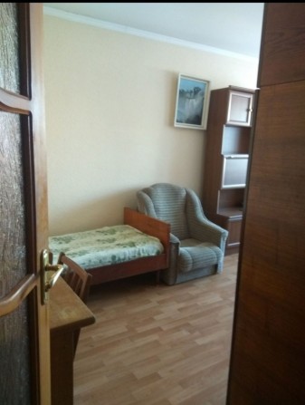 Здам, місце в кімнаті для дівчини Зодчих.Без  власників. - фото 1